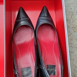 Coach Pumps